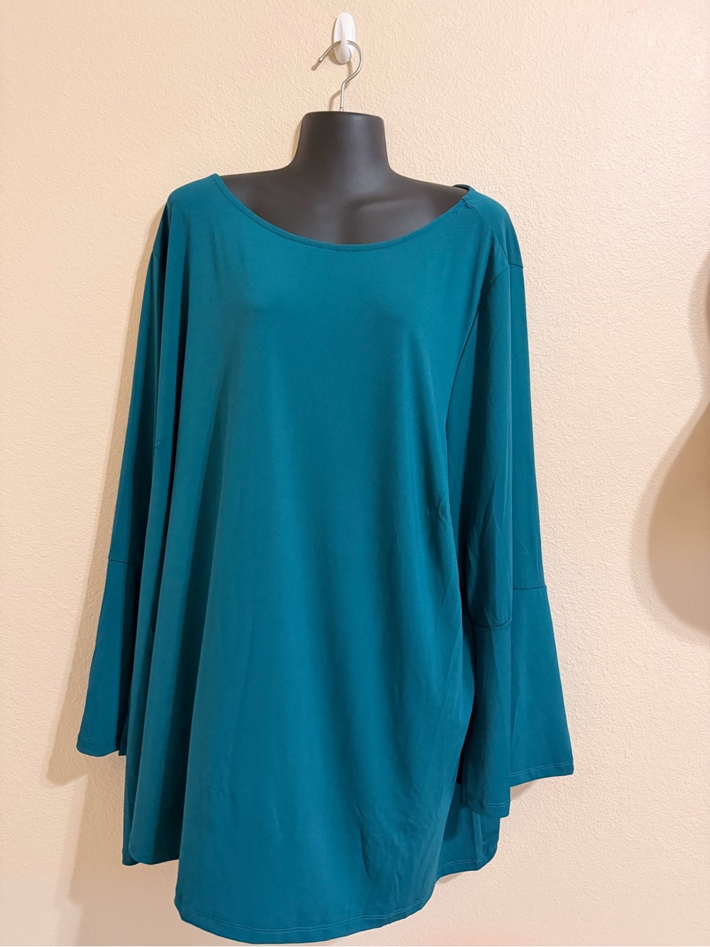 Avenue Teal Scoop Neck Long Sleeve Tunic Top